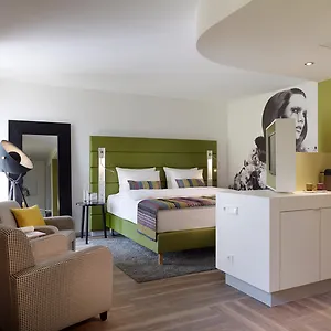 hotel-indigo-dusseldorf-victoriaplatz.topcolognehotels.com/